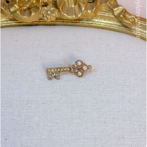 Gold Skeleton‎ Key Brooch with Pearls
